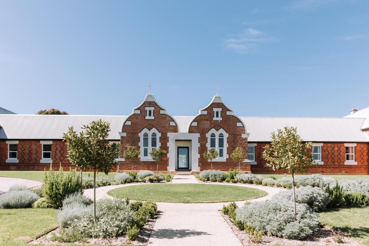 The Benev - Wellness Accommodation And Spa Beechworth Exterior photo